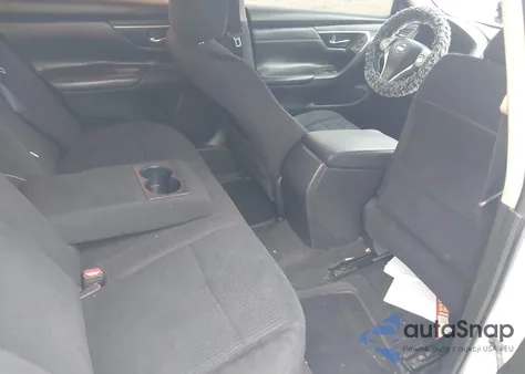 2015 Nissan Altima 2.5 S z USA, uszkodzony, nr VIN 1N4AL3AP5FC468053